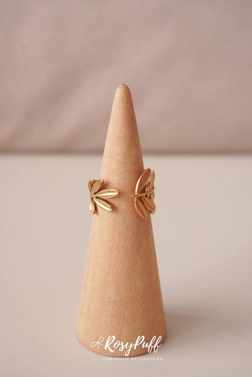 Laurel Leaf Ring In Gold ( Water Resistance)