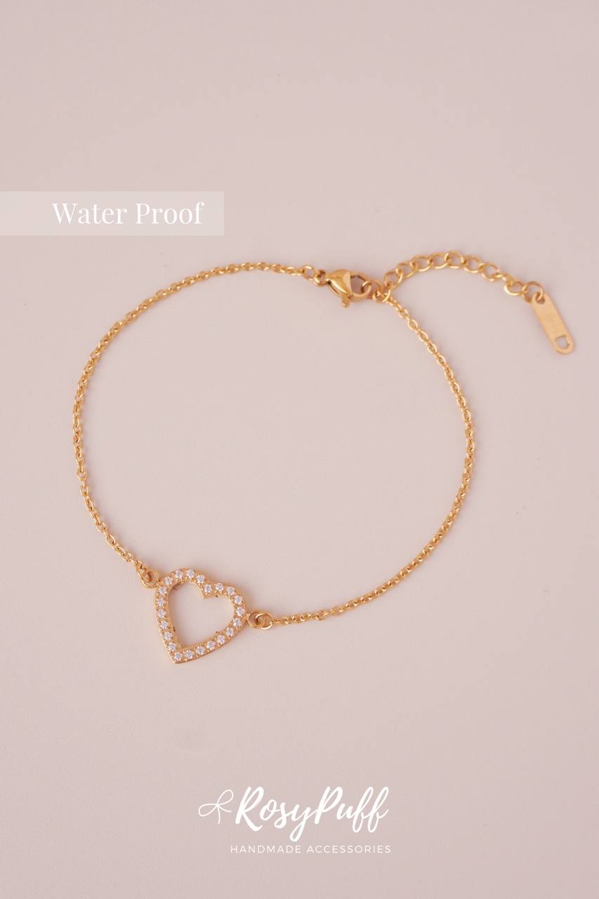 Bare Heart Bracelet In Gold