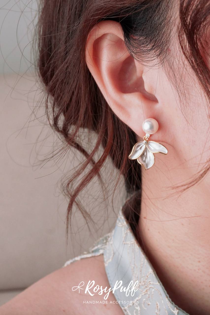 Goldfish tail Earrings