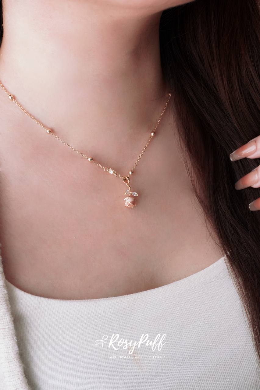 Eternal Rose Necklace In Pink