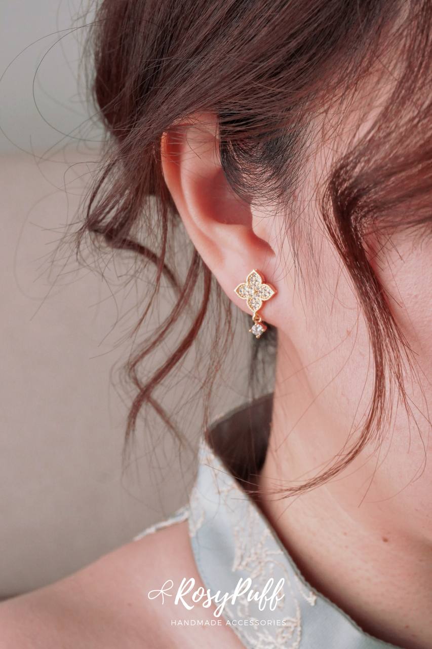 Clovers Radiant Earrings