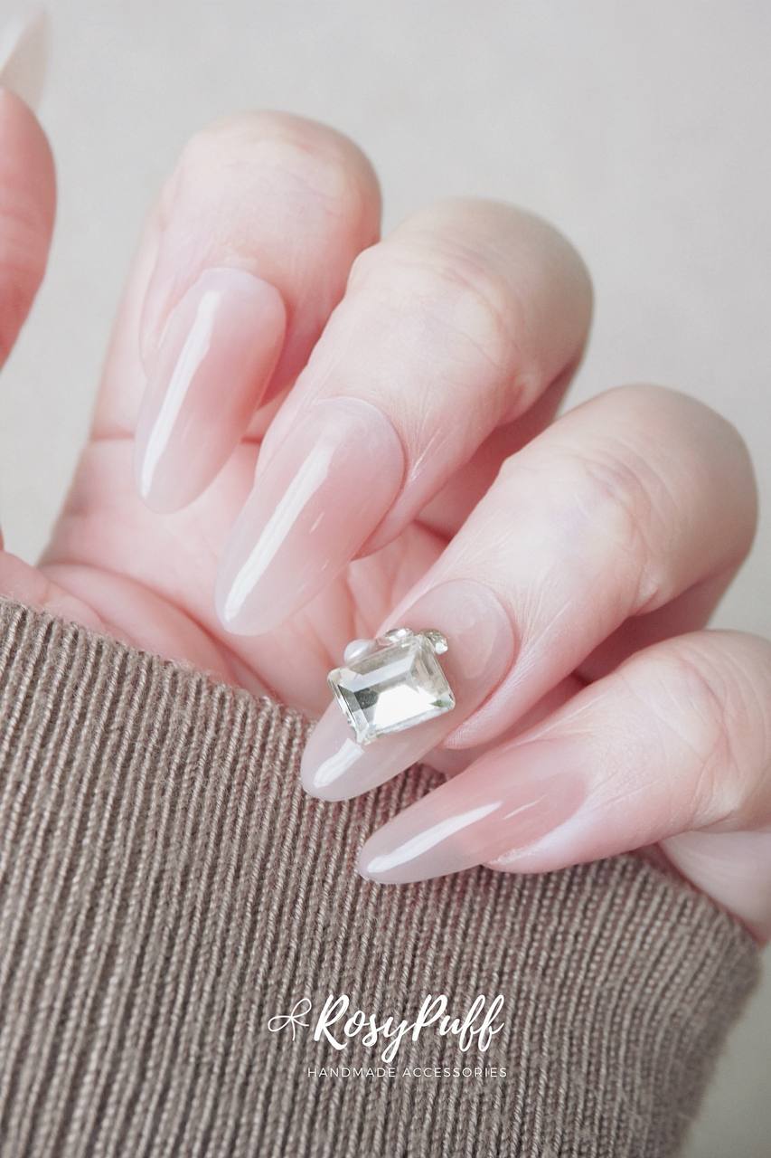 Velvet Lumière Press-On Nails