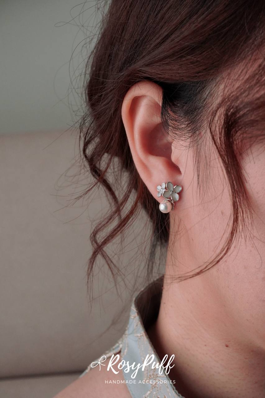 Petals Prosper Earrings In Silver