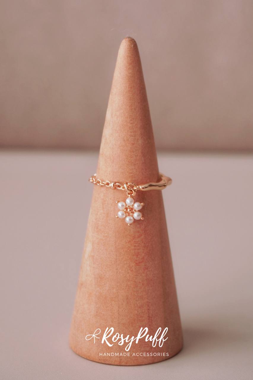 Pearl Petal Ring