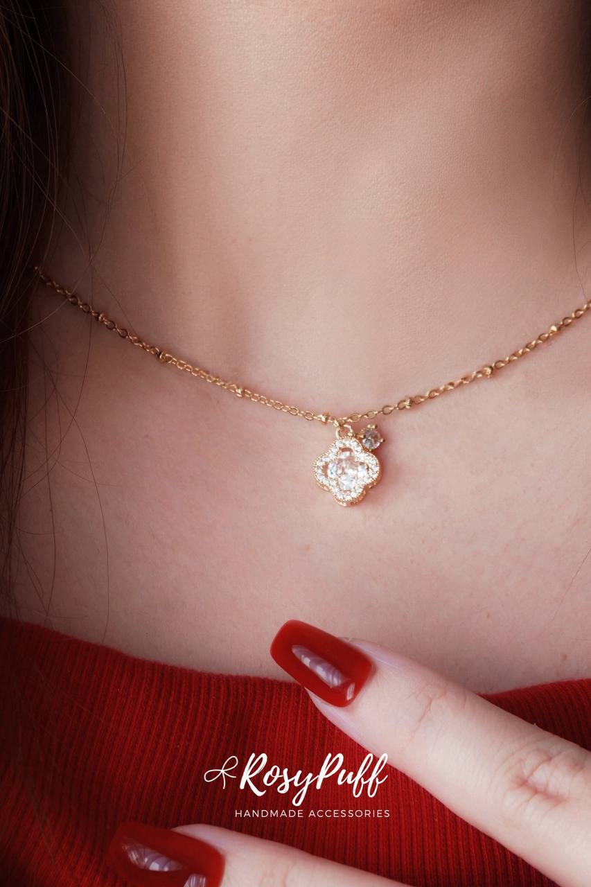 Clovera Necklace In Classic White
