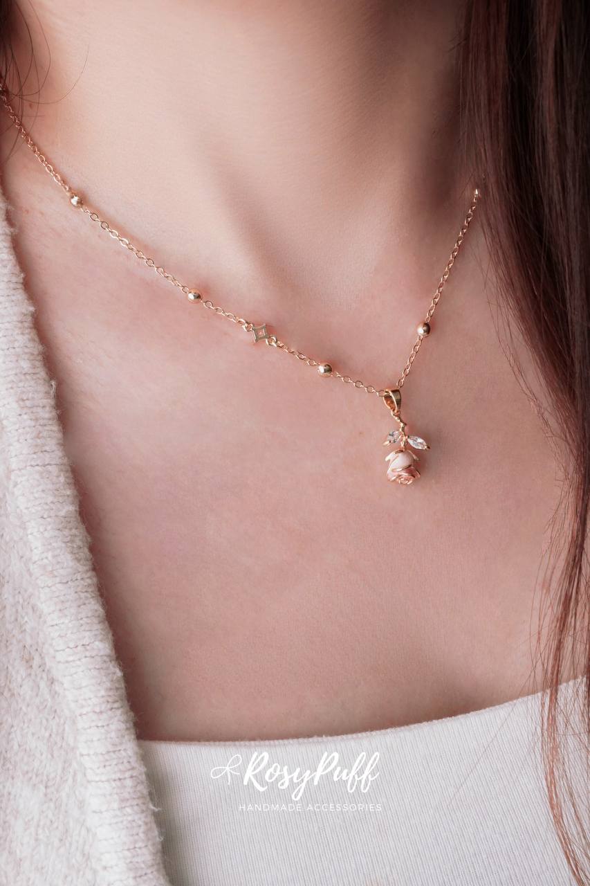 Eternal Rose Necklace In Pink