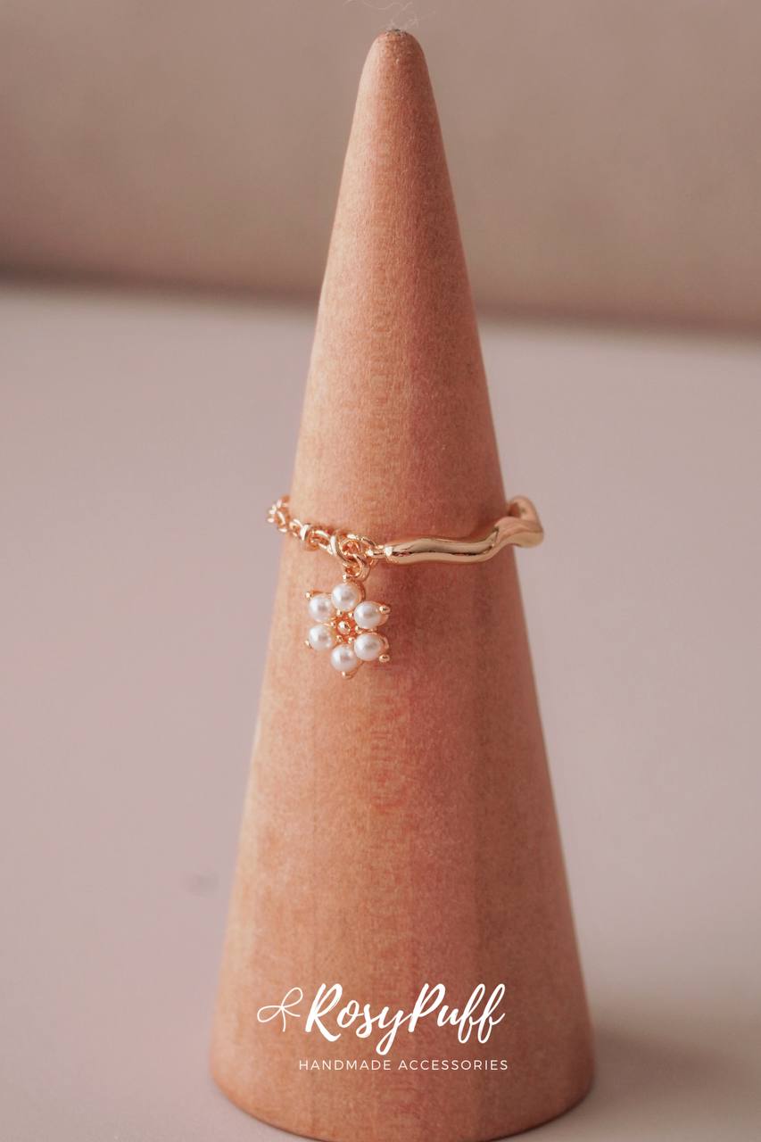 Pearl Petal Ring