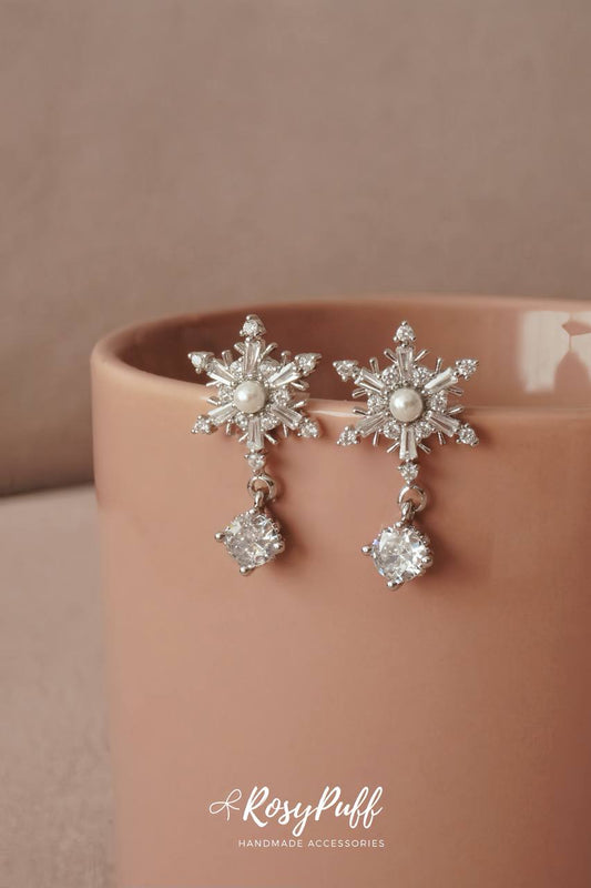 Snow light Earrings In Silver