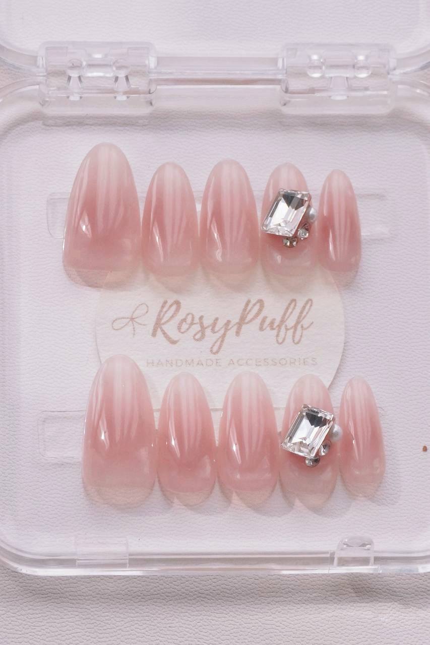 Velvet Lumière Press-On Nails