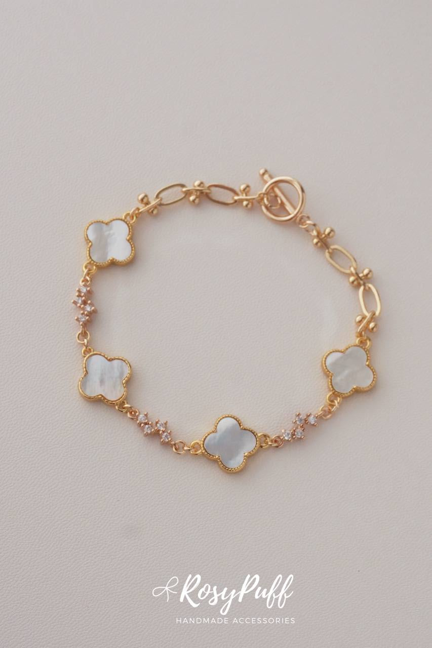 Pearl Clovers Bracelet