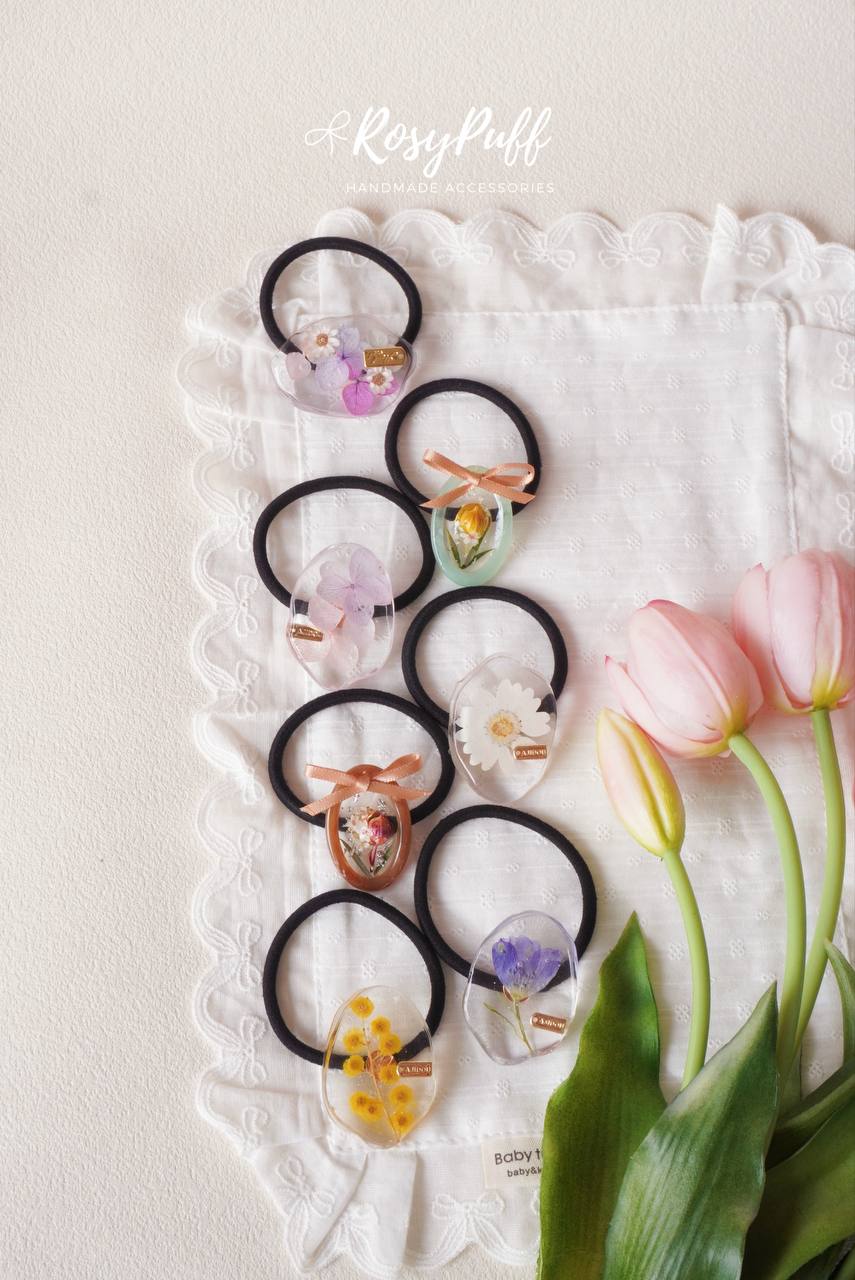 White Daisy Elastic Hair Tie